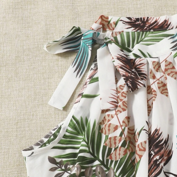 🌟 SHEIN | Leaf Print Halter Top - Picture 5 of 8